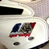 Signature + mascotte chaussures